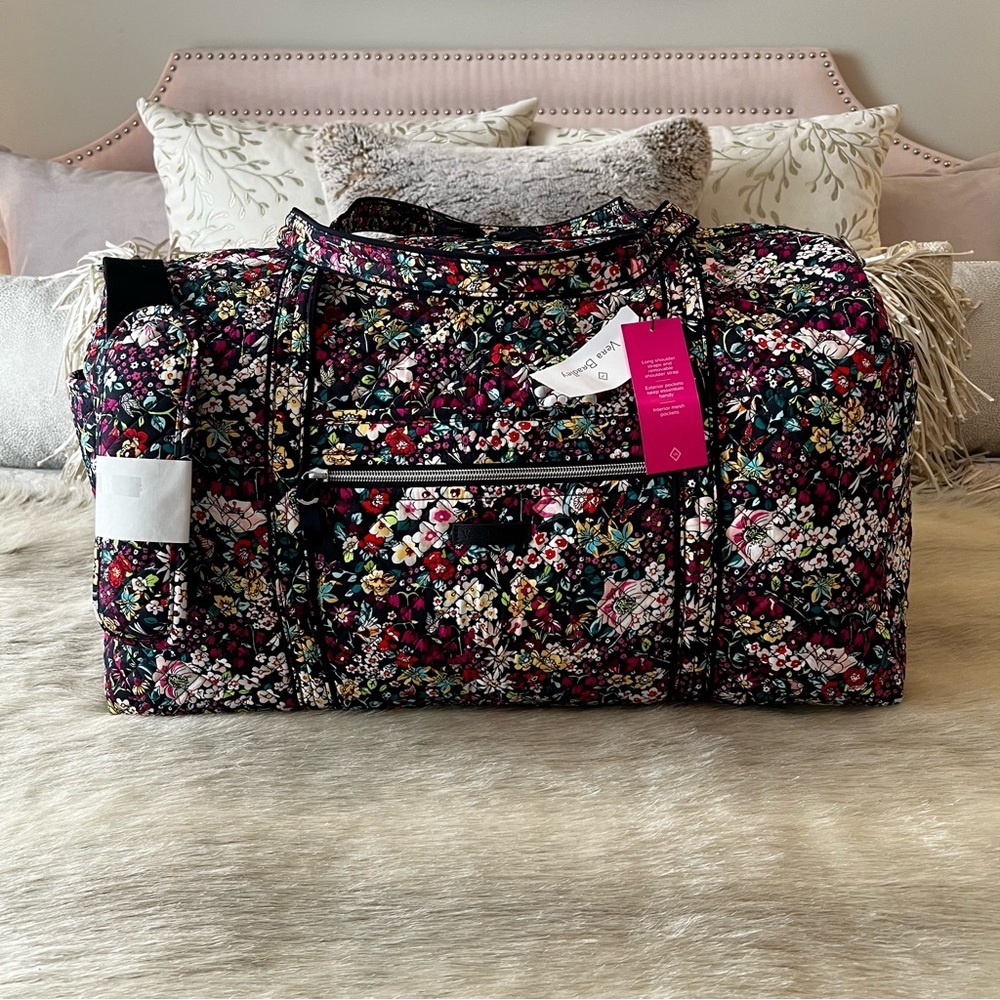 New Modern VERA BRADLEY Itsy Ditsy L Travel Duffle Bag Bandolier Purple Floral